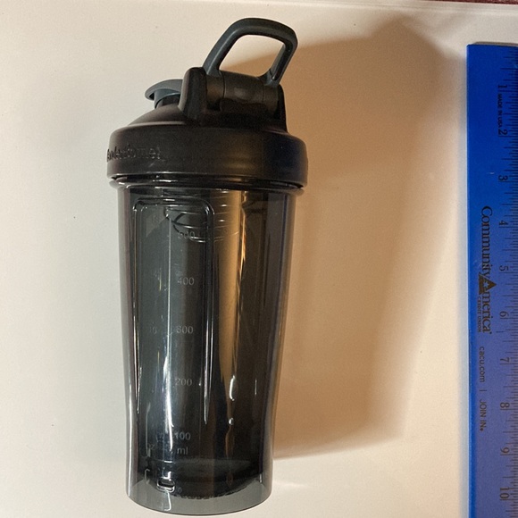 Blender Bottle Black Pro24 With Lid and Blender Ball - Picture 3 of 11